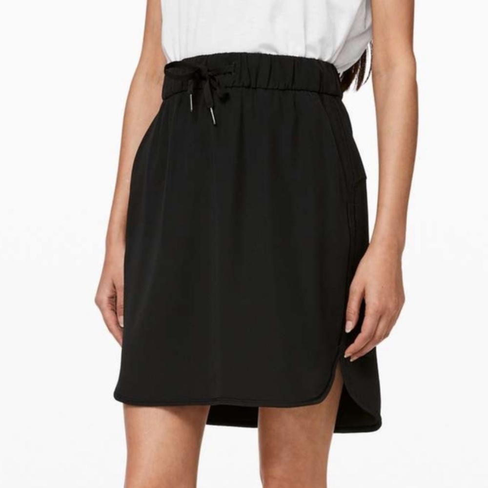 Lululemon On the Fly Skirt Black Size 2 NWT